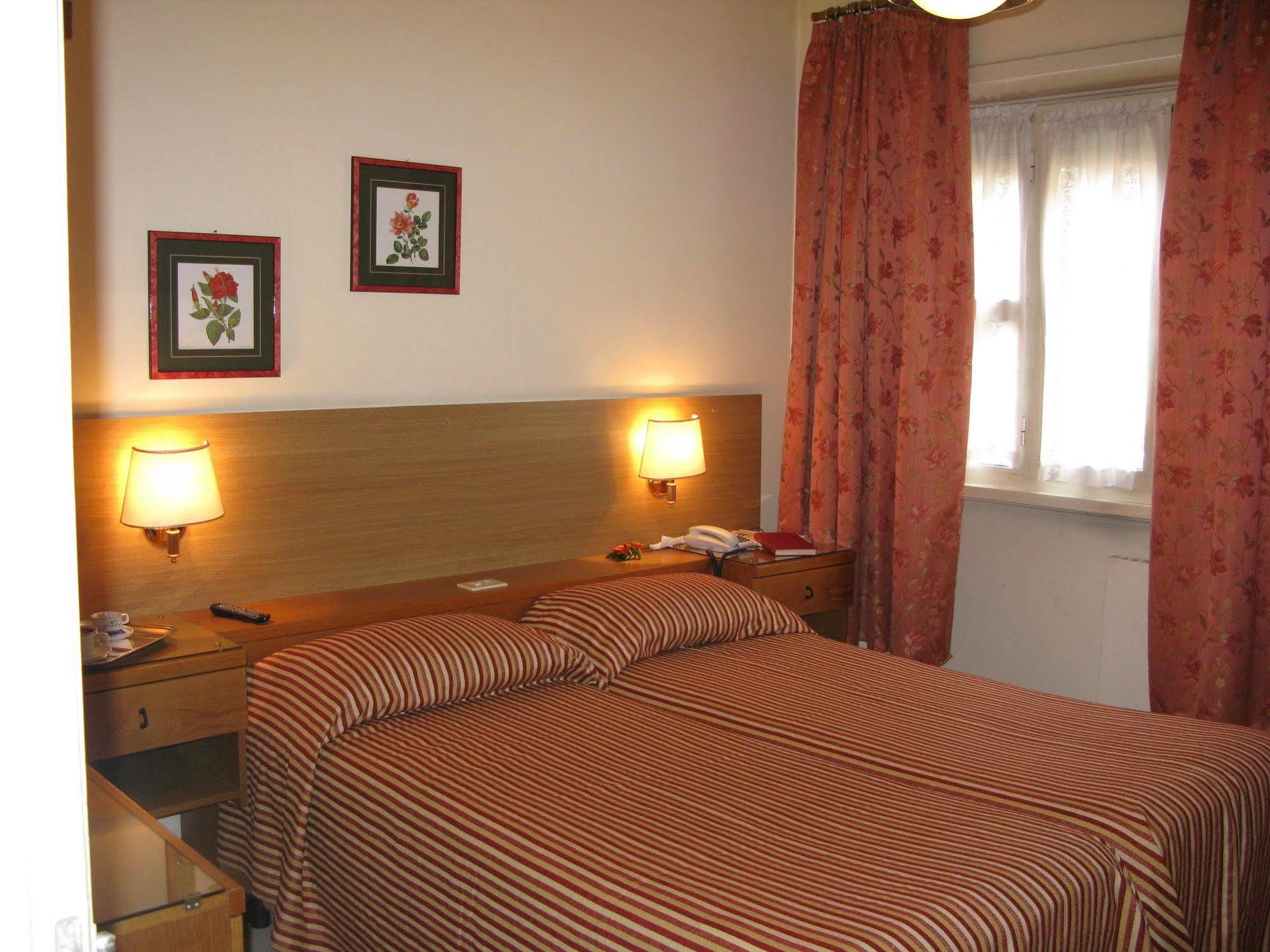 York Hotel Róma Kültér fotó